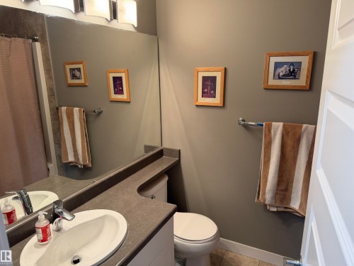 7028 174 Avenue, Edmonton, AB - Indoor Photo Showing Bathroom