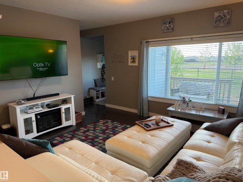 7028 174 Avenue, Edmonton, AB - Indoor Photo Showing Living Room