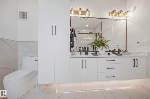 Dual vanity with quartz countertop and undermount sinks - 16607 8 Street, Edmonton, AB 