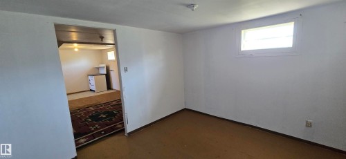 Image quality insufficient for description - Vegreville, AB - Indoor Photo Showing Other Room