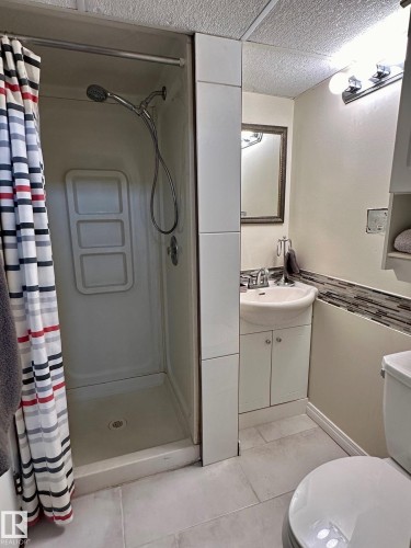 Basement Bath room - 7916 150 Avenue, Edmonton, AB - Indoor