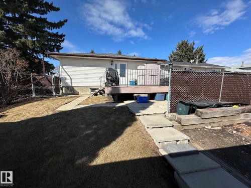 Back Yard facing deck. - 7916 150 Avenue, Edmonton, AB - Outdoor With Deck Patio Veranda