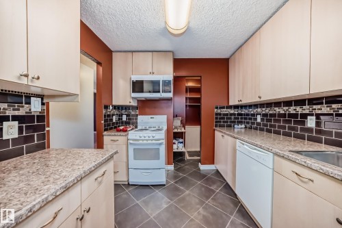 28 3111 142 Avenue, Edmonton, AB 