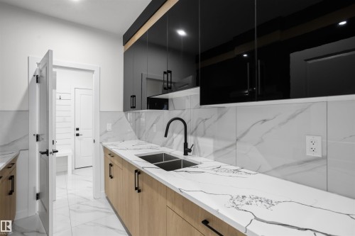 3036 8 Avenue, Edmonton, AB 