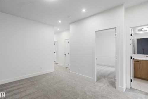3036 8 Avenue, Edmonton, AB 