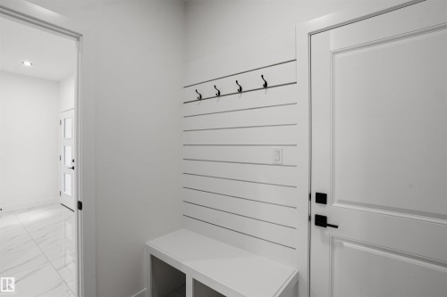 3036 8 Avenue, Edmonton, AB 
