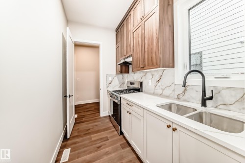 7663 Kimiwan Crescent, Edmonton, AB 