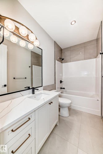 7663 Kimiwan Crescent, Edmonton, AB 