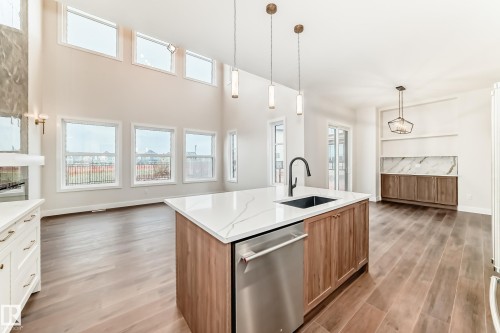 7663 Kimiwan Crescent, Edmonton, AB 