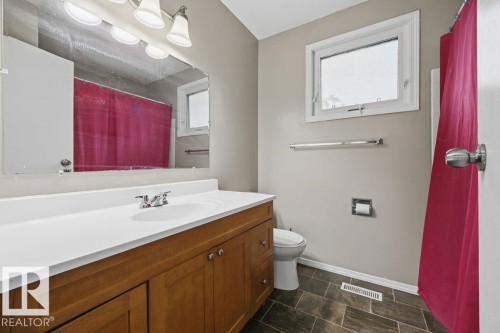 5655 137 Avenue, Edmonton, AB 