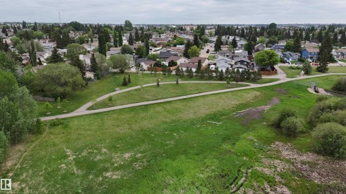 28 Meadowgrove Landing, Spruce Grove, AB 