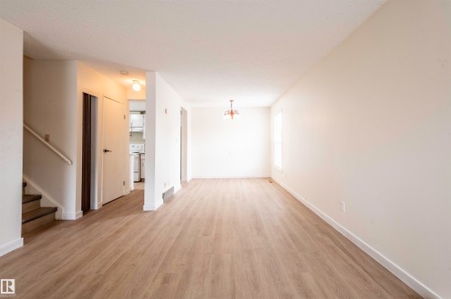 18439 66 Avenue, Edmonton, AB - Indoor Photo Showing Other Room