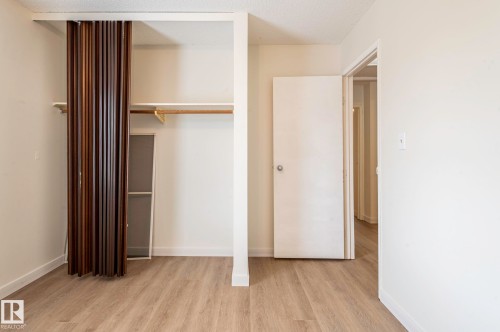18439 66 Avenue, Edmonton, AB - Indoor Photo Showing Other Room