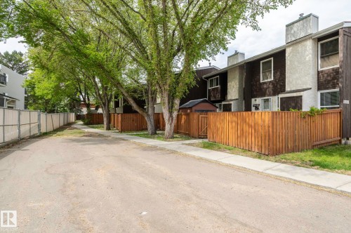18439 66 Avenue, Edmonton, AB - Outdoor