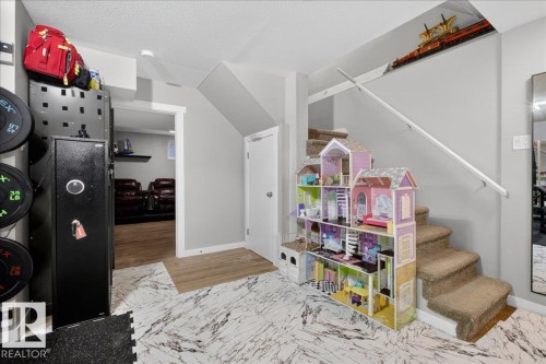 12803 205 Street, Edmonton, AB - Indoor