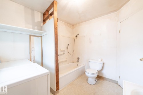 10235 106 Street, Westlock, AB - Indoor Photo Showing Bathroom