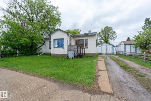 10235 106 Street, Westlock, AB - Outdoor