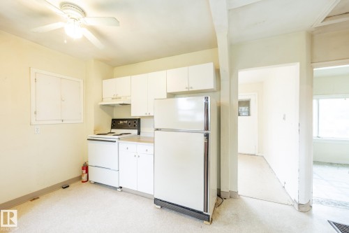 10235 106 Street, Westlock, AB - Indoor Photo Showing Kitchen