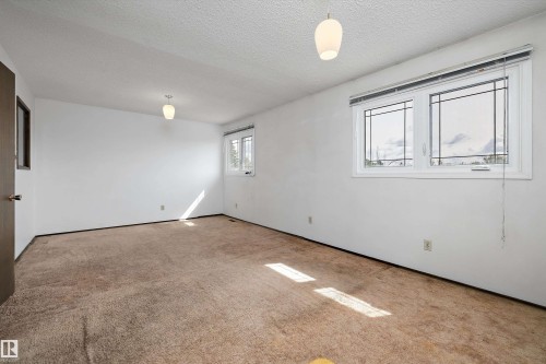 11035 163 Avenue, Edmonton, AB - Indoor Photo Showing Other Room