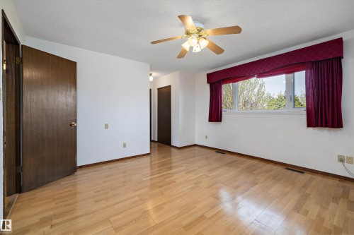 11035 163 Avenue, Edmonton, AB - Indoor Photo Showing Other Room