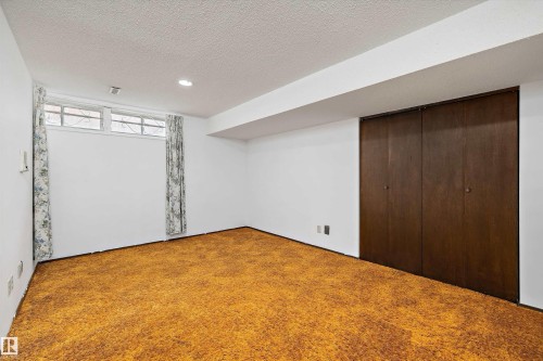 11035 163 Avenue, Edmonton, AB - Indoor Photo Showing Other Room