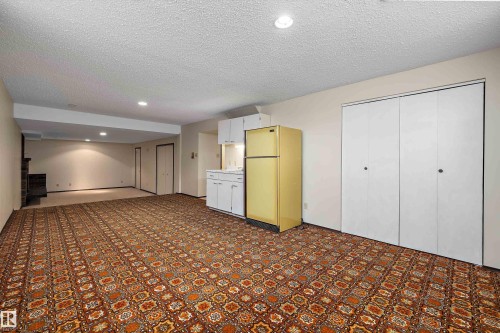 11035 163 Avenue, Edmonton, AB - Indoor Photo Showing Other Room