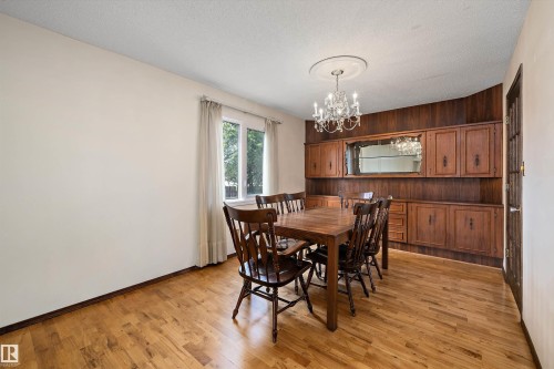 11035 163 Avenue, Edmonton, AB - Indoor Photo Showing Dining Room