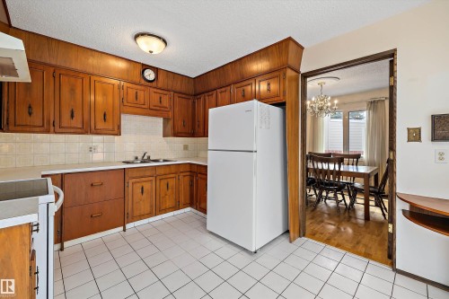 11035 163 Avenue, Edmonton, AB - Indoor Photo Showing Kitchen With Double Sink