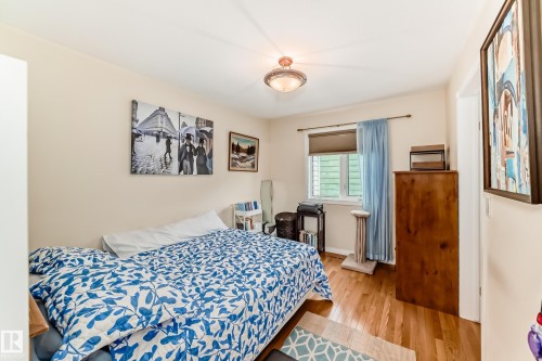 11650 103 Avenue, Edmonton, AB - Indoor Photo Showing Bedroom