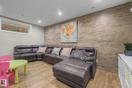 9704 221 St, Edmonton, AB - Indoor