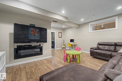 9704 221 St, Edmonton, AB - Indoor