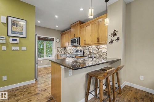 9704 221 St, Edmonton, AB - Indoor Photo Showing Kitchen With Upgraded Kitchen