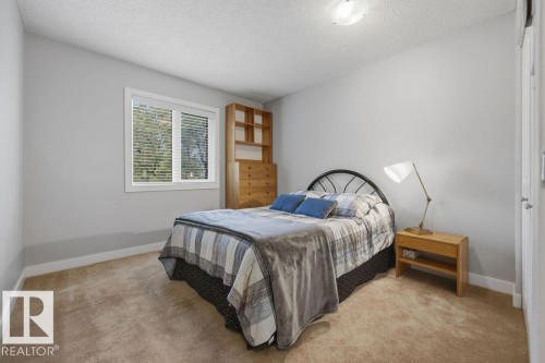 One of four additional bedrooms on the upper level - 31 Wentworth Crescent, St. Albert, AB - Indoor Photo Showing Bedroom