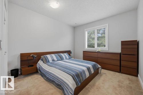 One of four additional bedrooms on the upper level - 31 Wentworth Crescent, St. Albert, AB - Indoor Photo Showing Bedroom