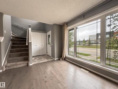 Expansive picture window offering abundant natural light - 9432 211 Street, Edmonton, AB 