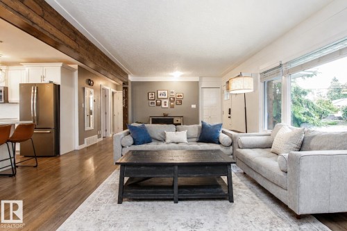 4904 103 Avenue, Edmonton, AB - Indoor Photo Showing Living Room