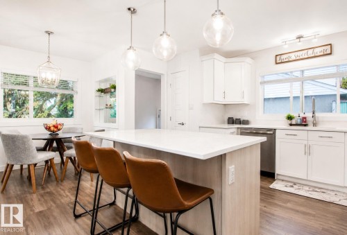 4904 103 Avenue, Edmonton, AB - Indoor