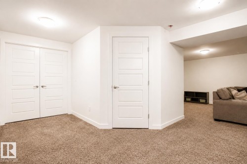 4904 103 Avenue, Edmonton, AB - Indoor Photo Showing Other Room