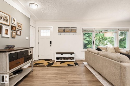 4904 103 Avenue, Edmonton, AB - Indoor Photo Showing Other Room