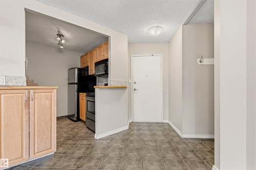 303 10045 117 Street, Edmonton, AB 