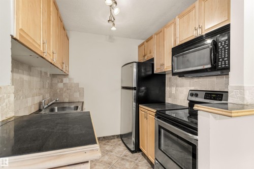303 10045 117 Street, Edmonton, AB 