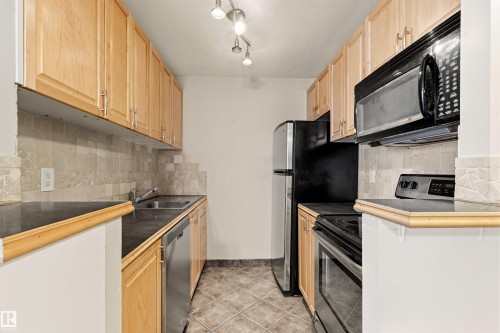 303 10045 117 Street, Edmonton, AB 
