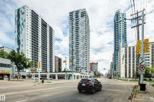 303 10045 117 Street, Edmonton, AB 