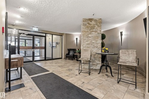 303 10045 117 Street, Edmonton, AB 