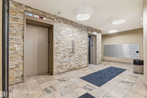 303 10045 117 Street, Edmonton, AB 