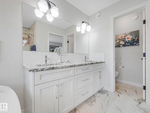 10221 135 Street, Edmonton, AB - Indoor Photo Showing Bathroom