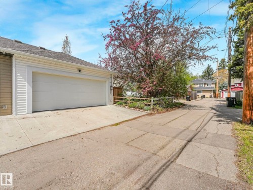 10221 135 Street, Edmonton, AB - Outdoor