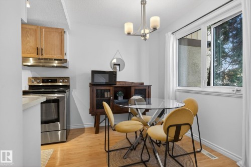 132 Woodstock, Edmonton, AB 