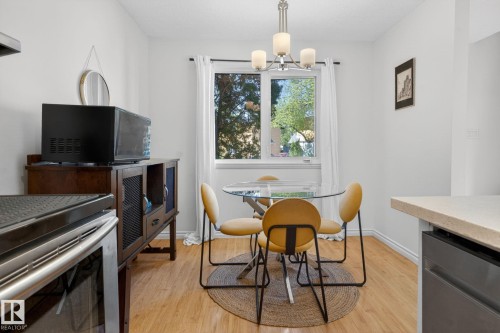 132 Woodstock, Edmonton, AB 