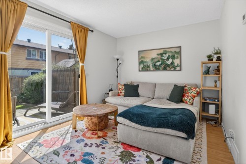 132 Woodstock, Edmonton, AB 